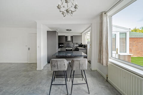 1298444-1-682f44d...