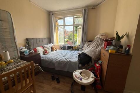 Flat 5, Kelvin Avenue, London photo 3