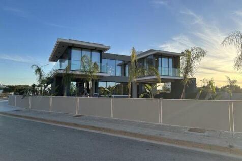 Street View of Villa