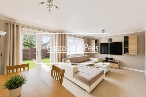 Tasmania Close, Basingstoke, RG24 photo 4