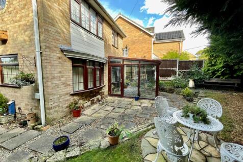 Rear Patio &amp; Seating