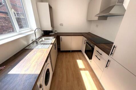 FITTED KITCHEN