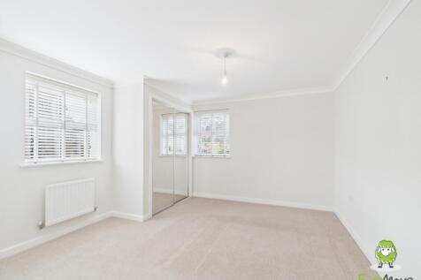 EweMove Estate Agents Basingstoke - Dovecote Way