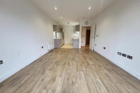LOUNGE / DINING ROOM