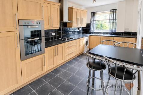 20261007_162458307_iOS22 plough road.jpg