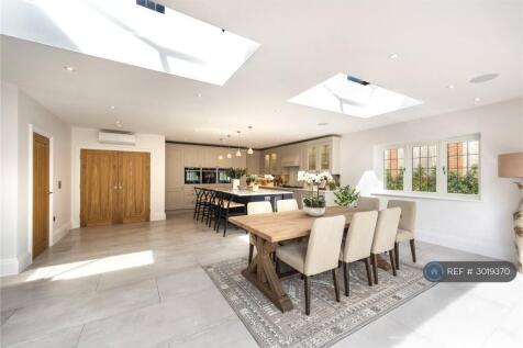 Sandemans' Kitchen Dining Area 