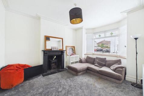 2 - Five Bedroom House in Hanham.jpg