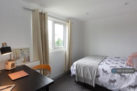 Room 5 - Available