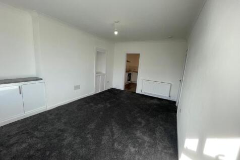 Ladyford Avenue, Kilwinning, KA13 6DR photo 5