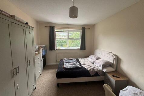 Emmview Close, Wokingham photo 5