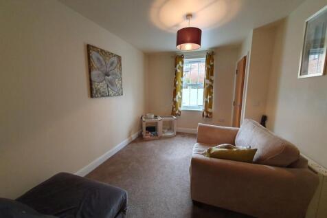 Newtown Road, Newbury photo 3
