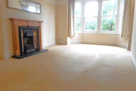 LOUNGE DINING ROOM