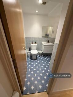 Second Bathroom (Adjacent To Bed 2)