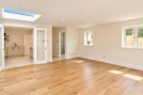 Cobham Road. Fetcham photo 5