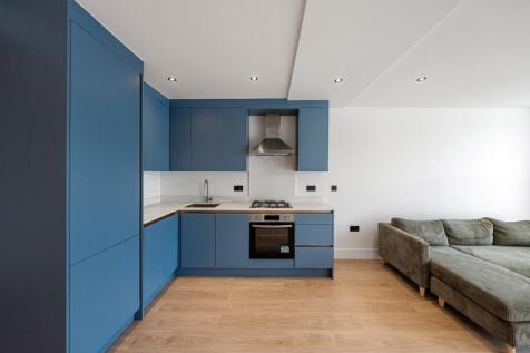 Studio flat on Bexley High Street, Bexley, DA5, £1,225/mo