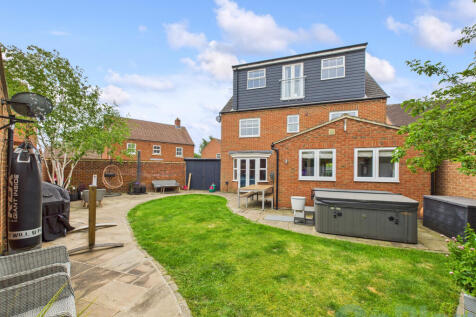 CAM04024G0-PR0029-STILL046