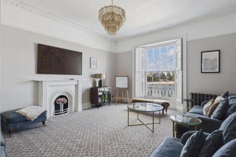 Living Room (1st Floor)