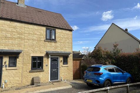 37 Barnsley Way - Front 1.jpeg