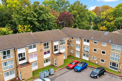 1-bed flat on Ashby Court, Woodhall Farm, HP2, £1,050/mo