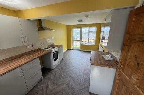 Nant Y Coed, Pen Y Maes, Holywell, Flintshire, CH8 photo 4