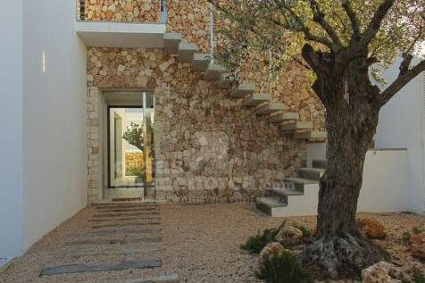 Courtyard Chalet Arenal d'en Castell