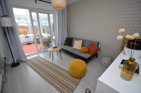 Bedroom 2_Sitting.JPG