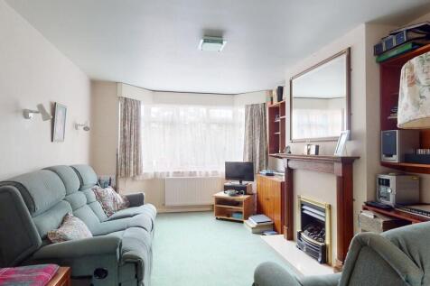 Living Room - Ang...