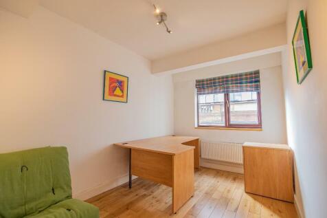 Ground floor bedroom / study