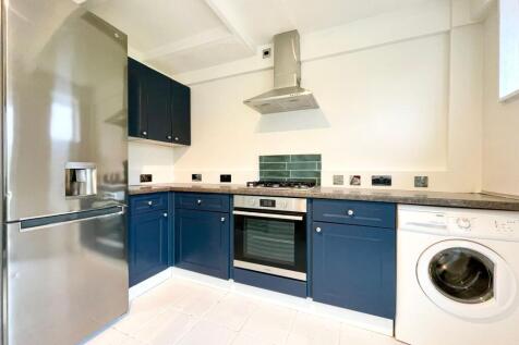 Stoke Bishop, Trym Side, BS9 2HB photo 3