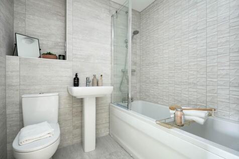 Family bathroom for much-needed relaxation time