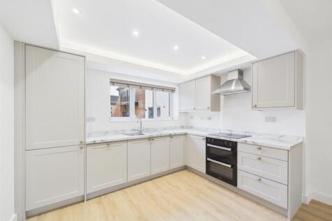 Kitchen / Living Area