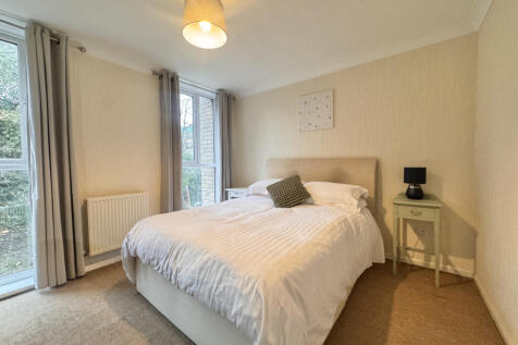 Two bed flat in Penarth