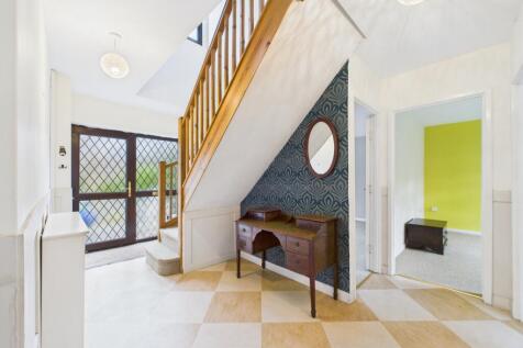 CAM01740G0-PR0486-STILL011