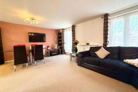Horfield, Emerson Square, BS7 0PP photo 3