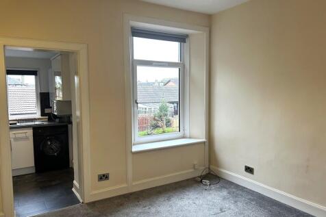 01 - Living Room ...