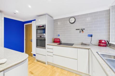 Kitchen: