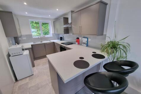 Kitchen area.jpg