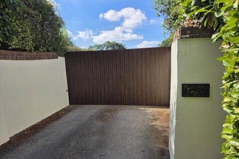 GATED ENTRANCE