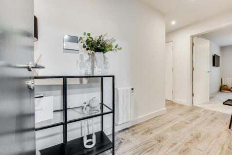 Flat 16, 54 The Avenue, Priors Hall-1.jpg