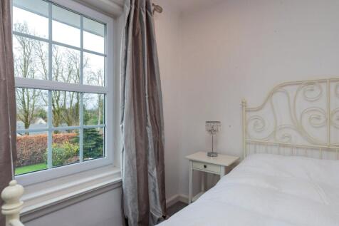 4 bed, 3 bath Detached in Glasgow - Photo 69