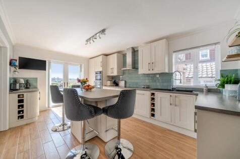 Kitchen/Breakfast Rm
