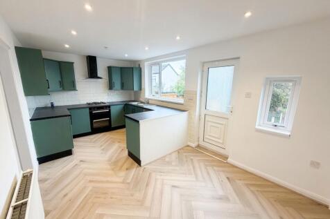Brookfield Avenue, Swinton, S64 photo 3