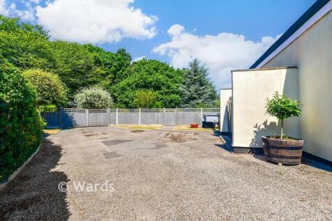 Driveway/Parking