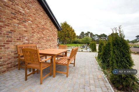 Wayside Road, St. Leonards, Ringwood, BH24 photo 5