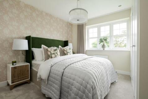 Main bedroom with plenty of space for relaxing after a long day