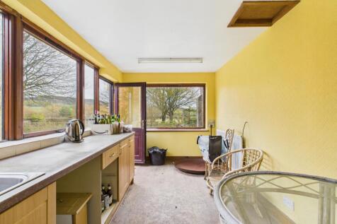 CAM04201G0-PR0117-STILL016