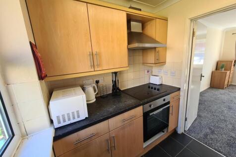 Kitchen2.jpg