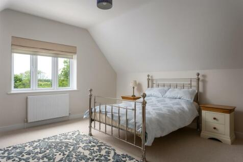 34 - Oakwood House - GL54 4NQ - Web.jpg