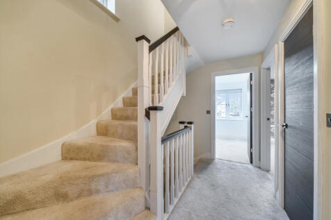 1375255-4-6904cc6...