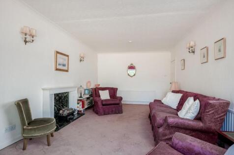 13 Avon Crescent 2536-4.jpg